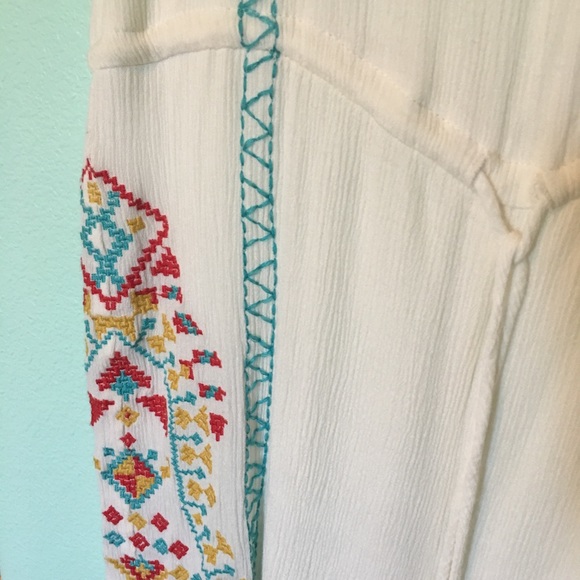 Simple Romper - Picture 2 of 4